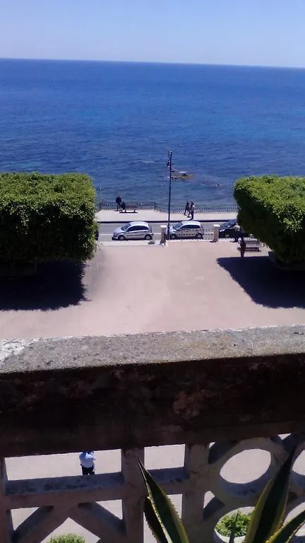 Casa Vacanze Corso Umberto ジャルディーニ・ナクソス イタリア