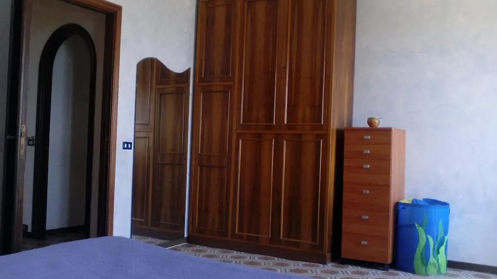 Casa Vacanze Corso Umberto ジャルディーニ・ナクソス 0*,  イタリア